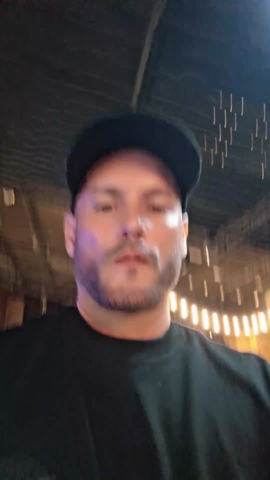 Post 2 by Leo on TikTok (video)