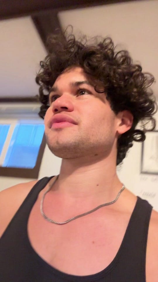 Post 6 by Sol Gold on TikTok (video)
