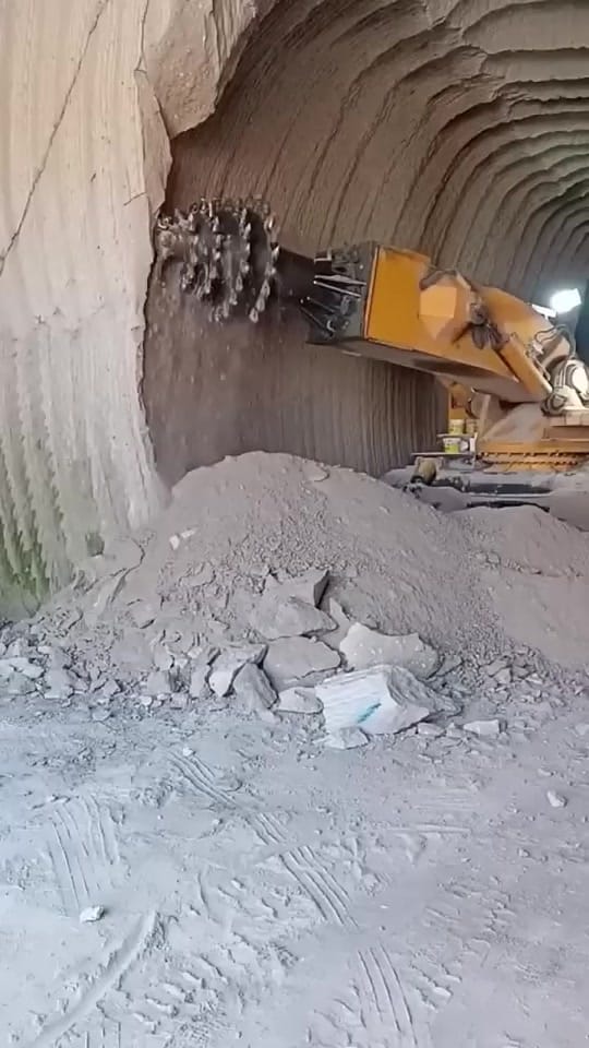 Post 3 by Toronto Fix Hub on TikTok (video)