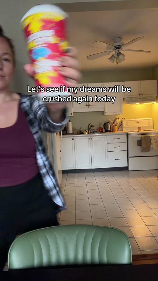 Post 1 by Linds Ireland 🇨🇦 on TikTok (video)