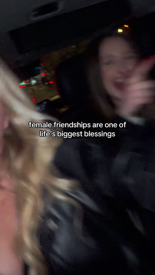 Post 8 by flo on TikTok (video)