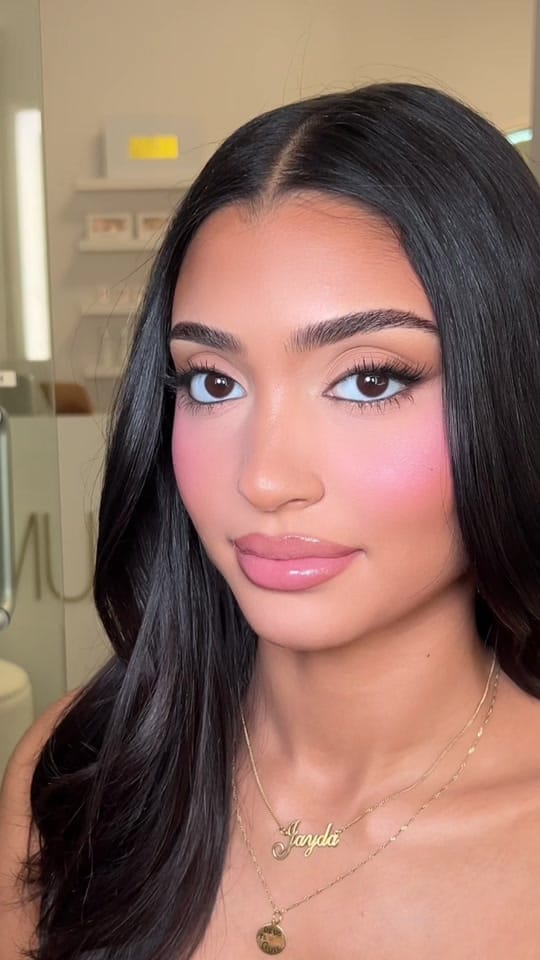 Post 10 by Muavee on TikTok (video)