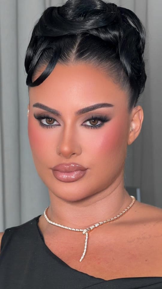 Post 6 by Muavee on TikTok (video)
