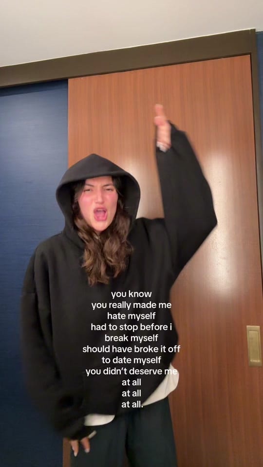 Post 10 by Mia Plainer on TikTok (video)