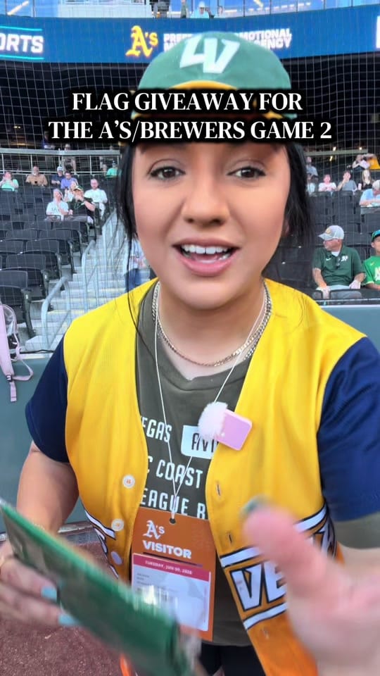 Post 3 by Stadium Food Girl, 🏟🍴👧 on TikTok (video)