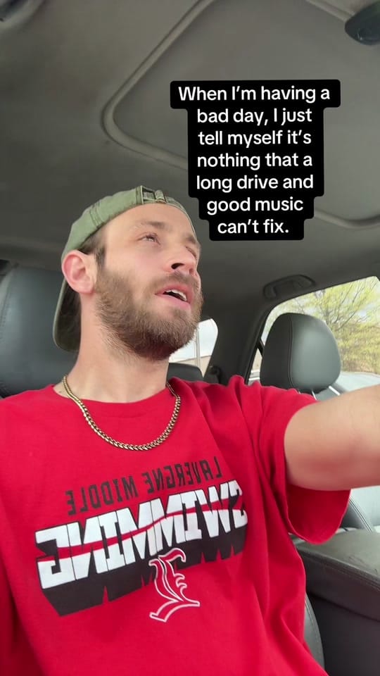 Post 8 by sw3s23.müsic on TikTok (video)