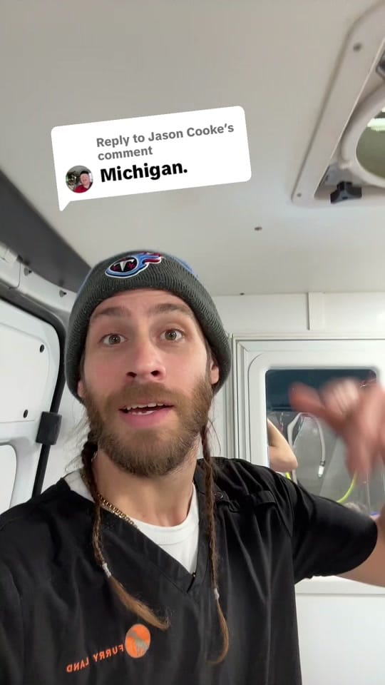 Post 3 by sw3s23.müsic on TikTok (video)
