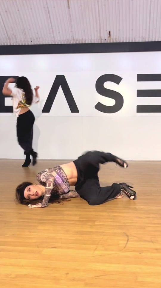 Post 4 by Maria on TikTok (video)