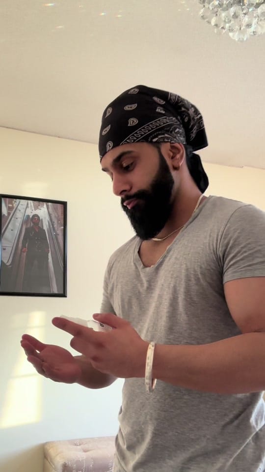 Post 4 by 𝑯𝒂𝒓𝒔𝒊 𝑺𝒐𝒅𝒉𝒊 on TikTok (video)