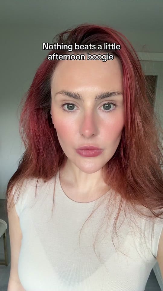 Post 4 by rosieelenaessex on TikTok (video)