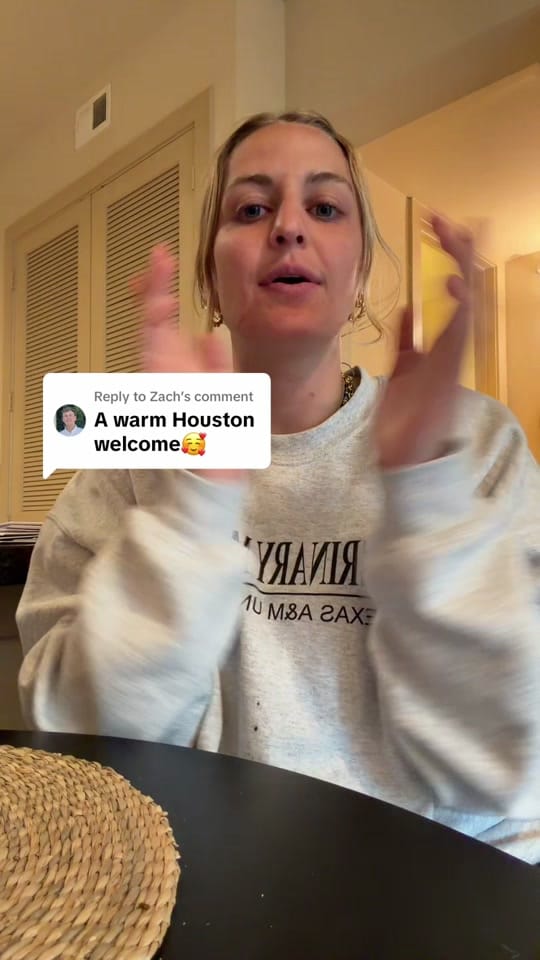 Post 3 by houstonpetvet on TikTok (video)