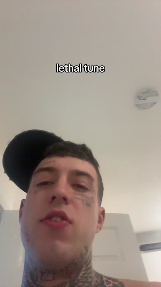 Post 8 by SEBASTENELLI on TikTok (video)
