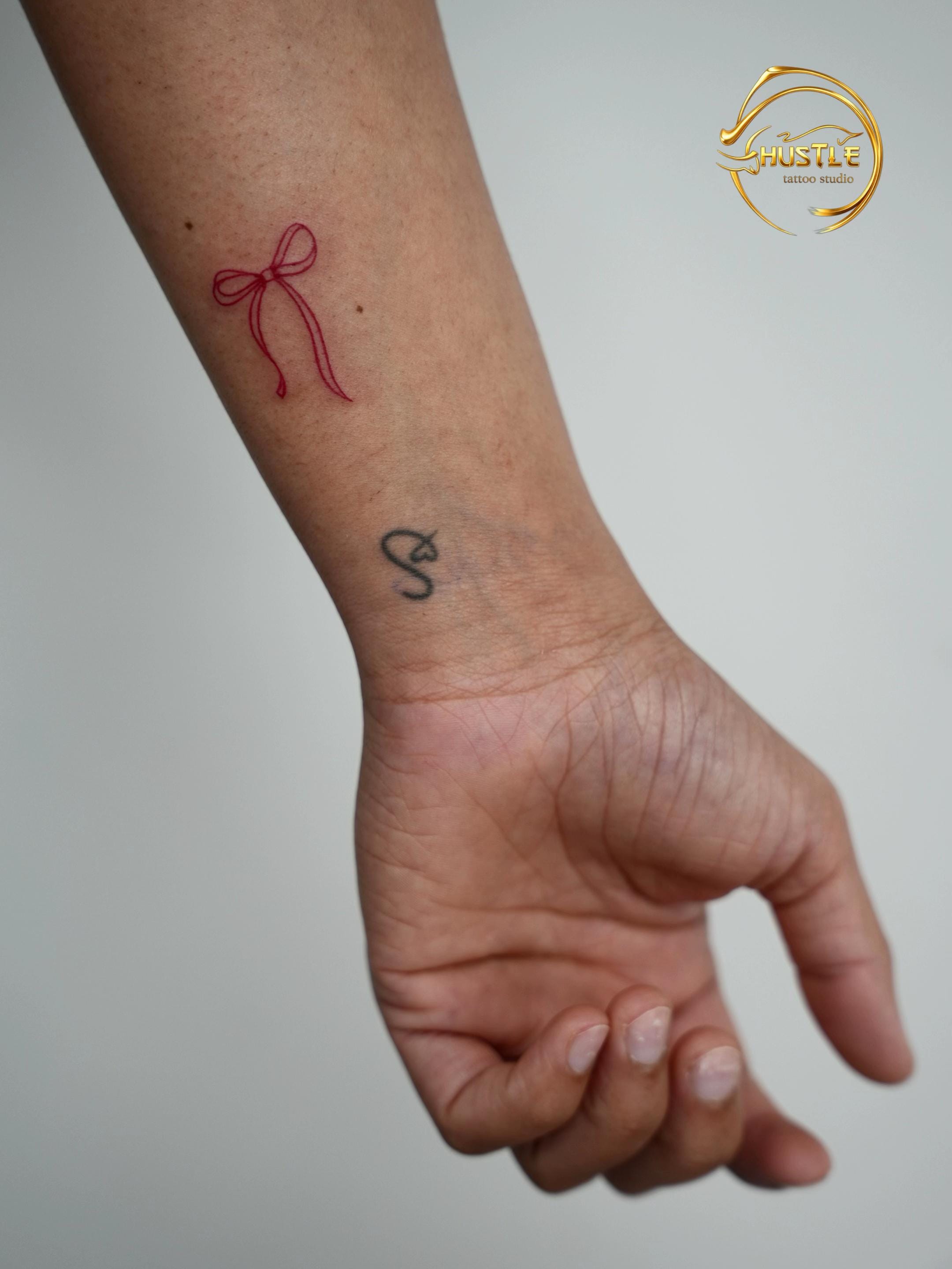 Post 6 by Hustletattoostudio on TikTok (video)