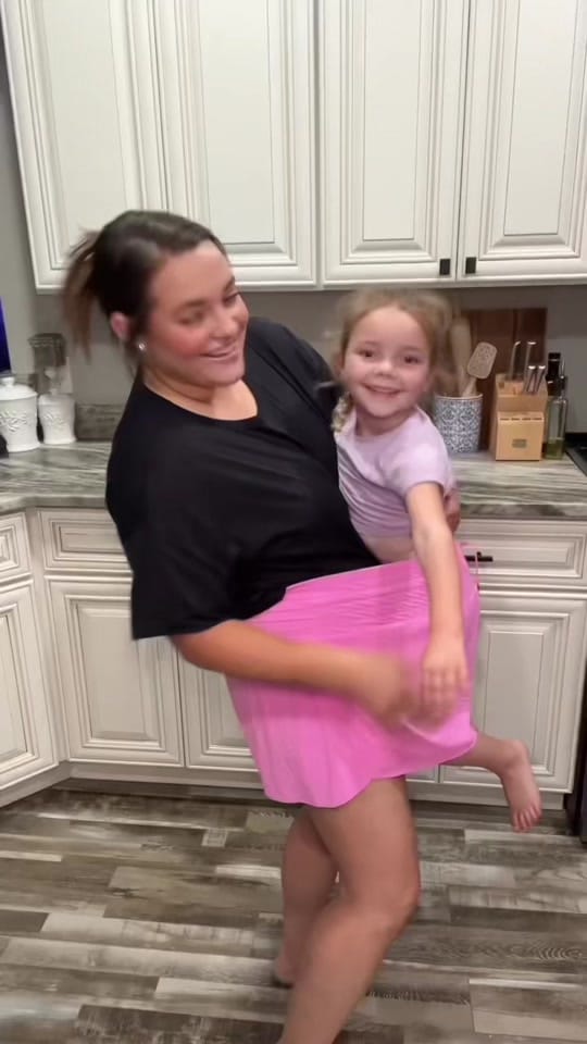Post 8 by 𝙺𝚊𝚢𝚕𝚊 on TikTok (video)