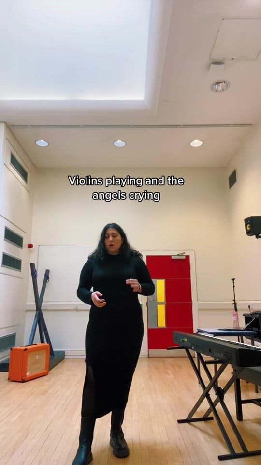 Post 10 by ARIÁDNE on TikTok (video)