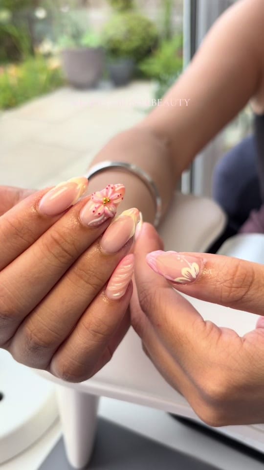 Post 6 by elisecorinnebeauty on TikTok (video)