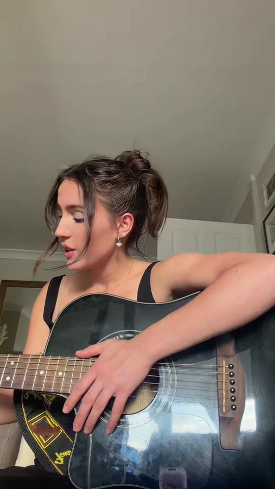 Post 1 by AmyGraceMusic on TikTok (video)