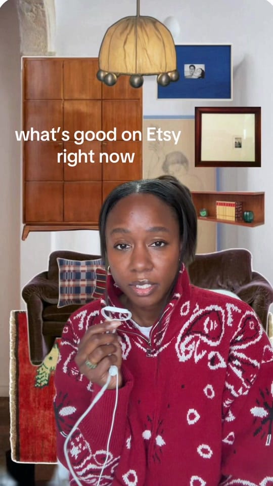 Post 3 by Elena on TikTok (video)