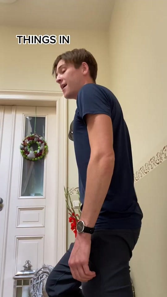 Post 10 by Michael Usling on TikTok (video)