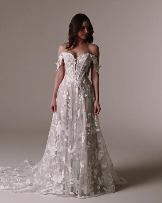 Post 2 by RunwayBridal on TikTok (video)