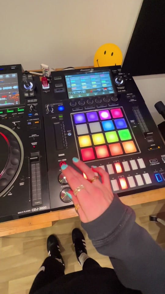 Post 4 by AmyElleDJ on TikTok (video)
