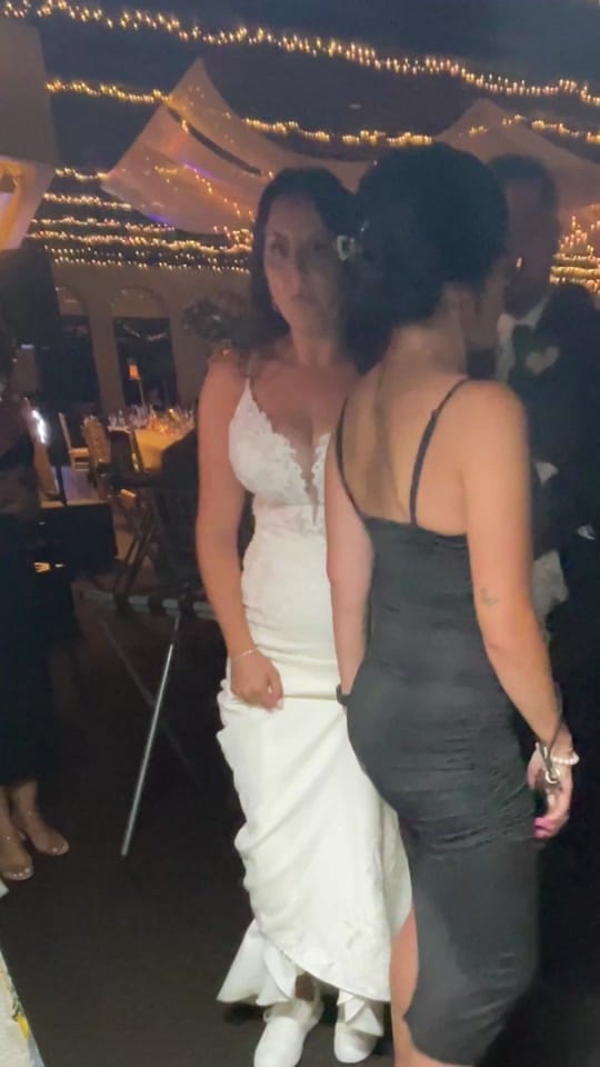 Post 2 by 🇨🇦Live Wedding Painter on TikTok (video)