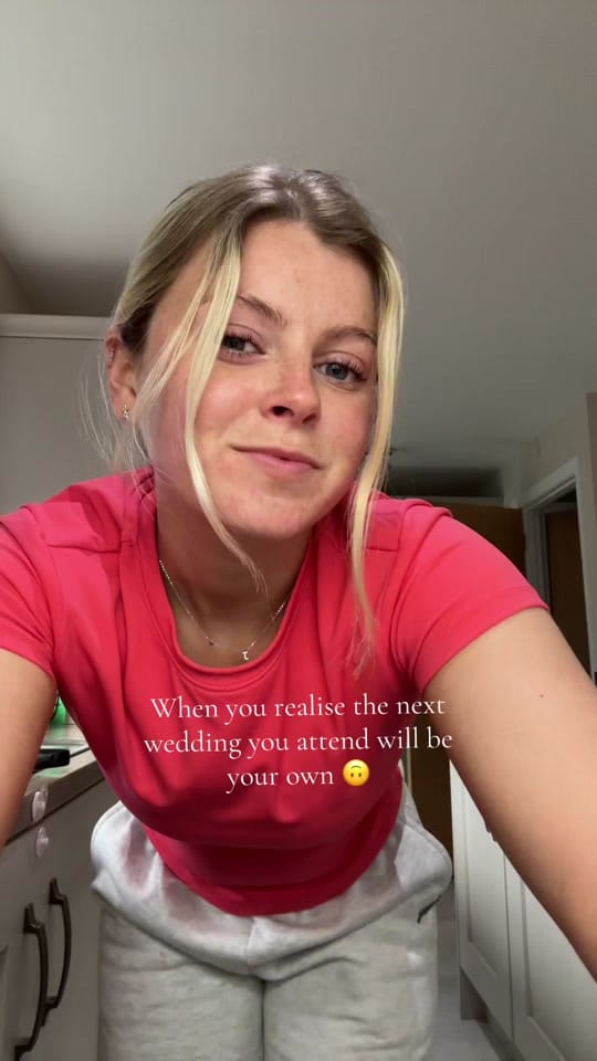 Post 7 by Hollyyhunt on TikTok (video)