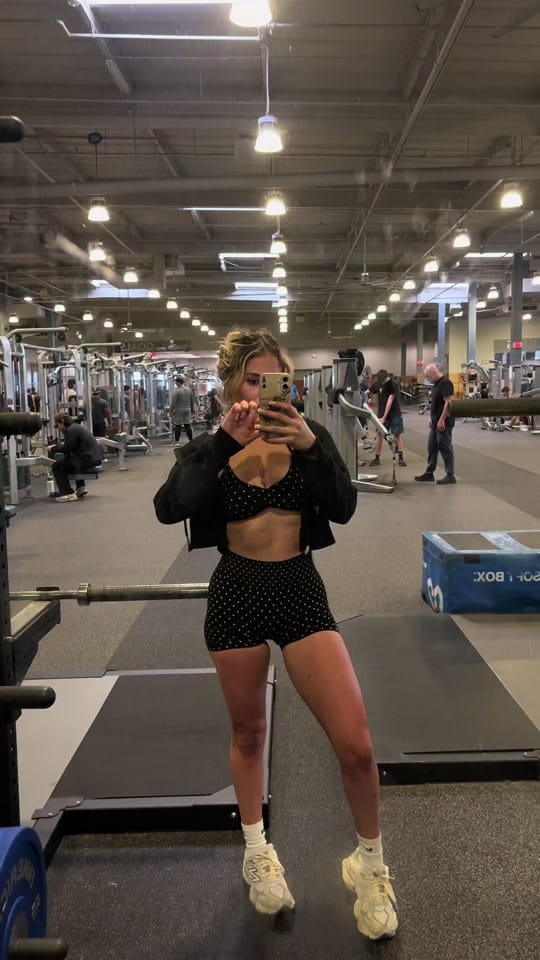 Post 8 by lau on TikTok (video)