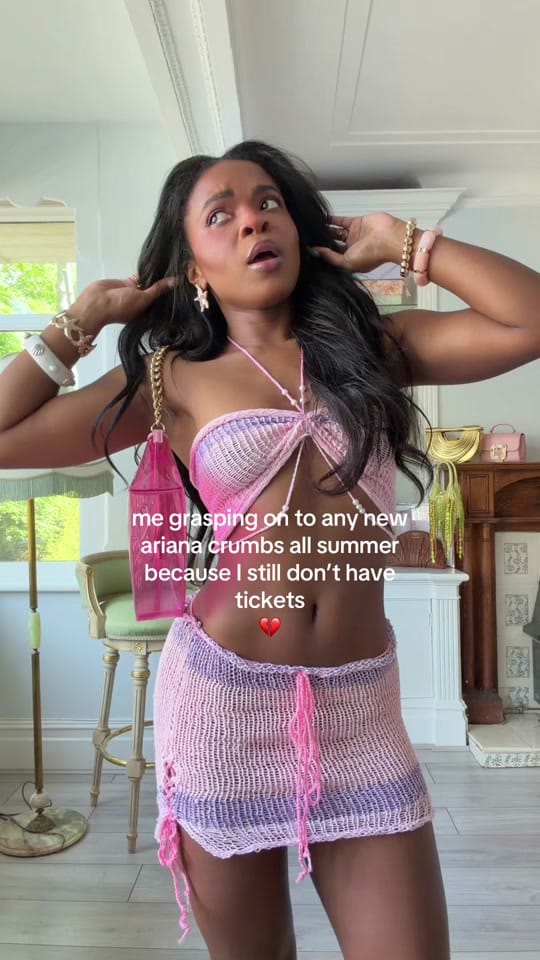 Post 7 by | Nikki Rossi | on TikTok (video)