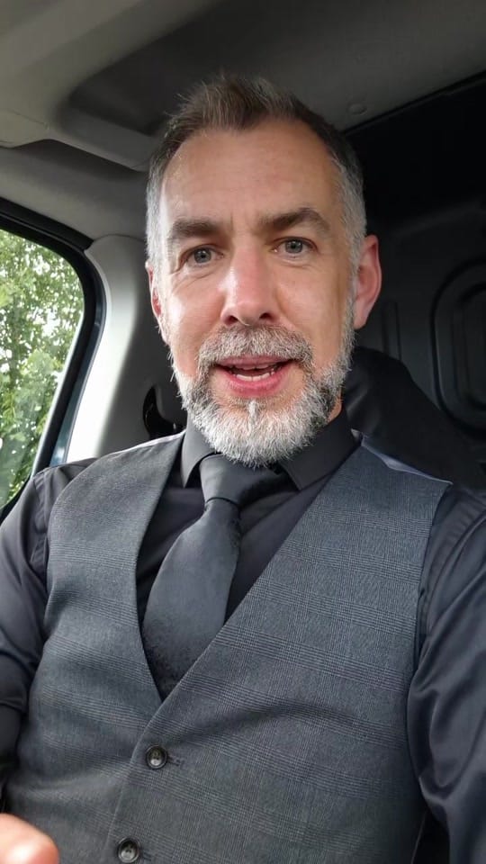 Post 3 by Barry Hughes Wedding Singer on TikTok (video)