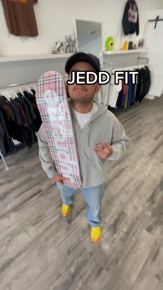 Post 2 by LowendCo on TikTok (video)