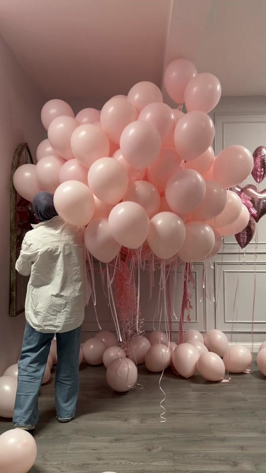 Post 1 by oballoons_ldn london balloons on TikTok (video)