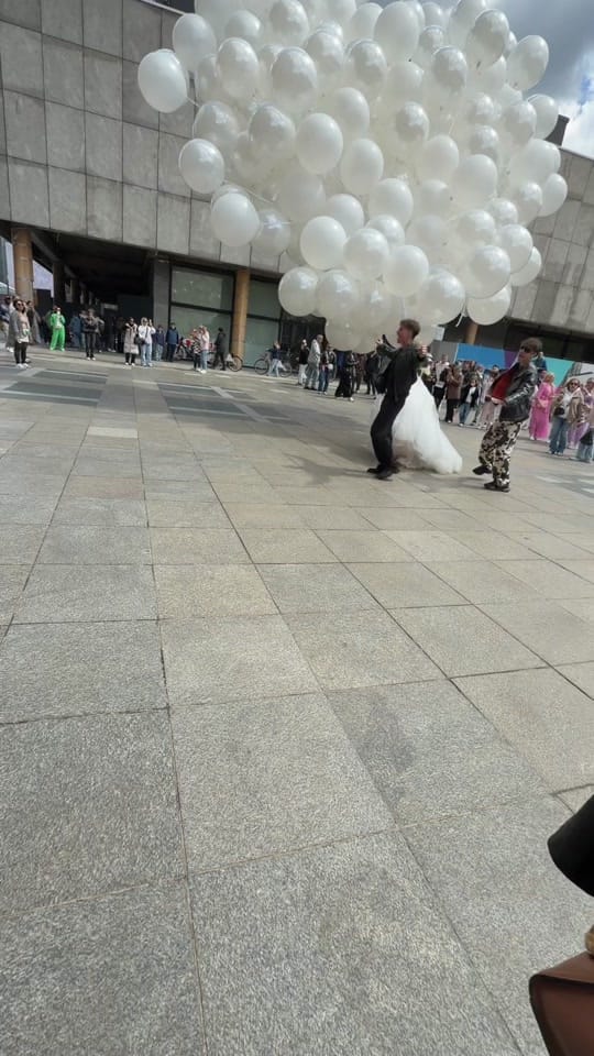 Post 2 by oballoons_ldn london balloons on TikTok (video)