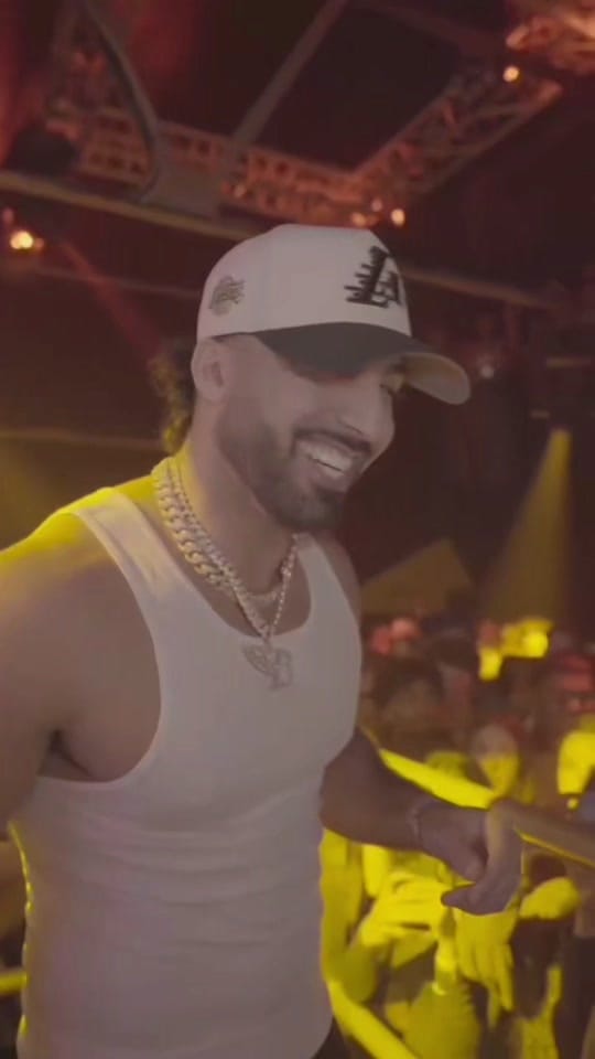 Post 4 by Desi Room on TikTok (video)