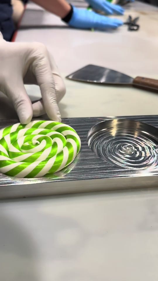 Post 1 by Candylabs Montréal on TikTok (video)