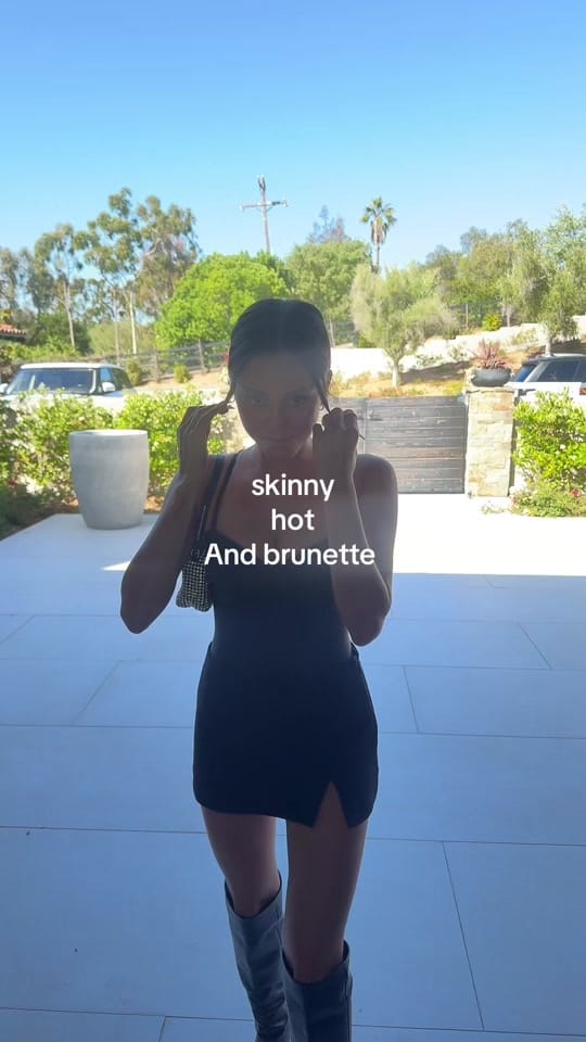 Post 2 by bellakutzner on TikTok (video)