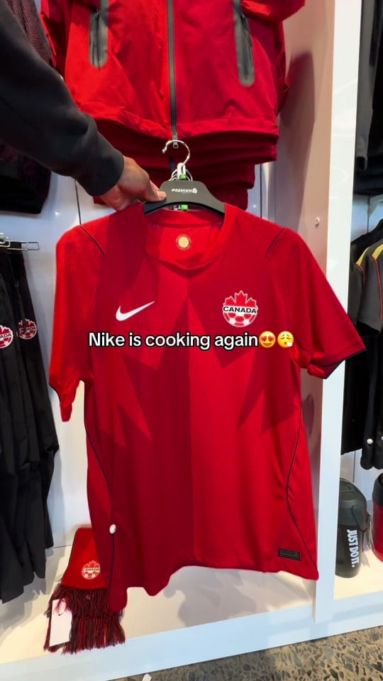 Post 10 by premiumsoccer.com on TikTok (video)