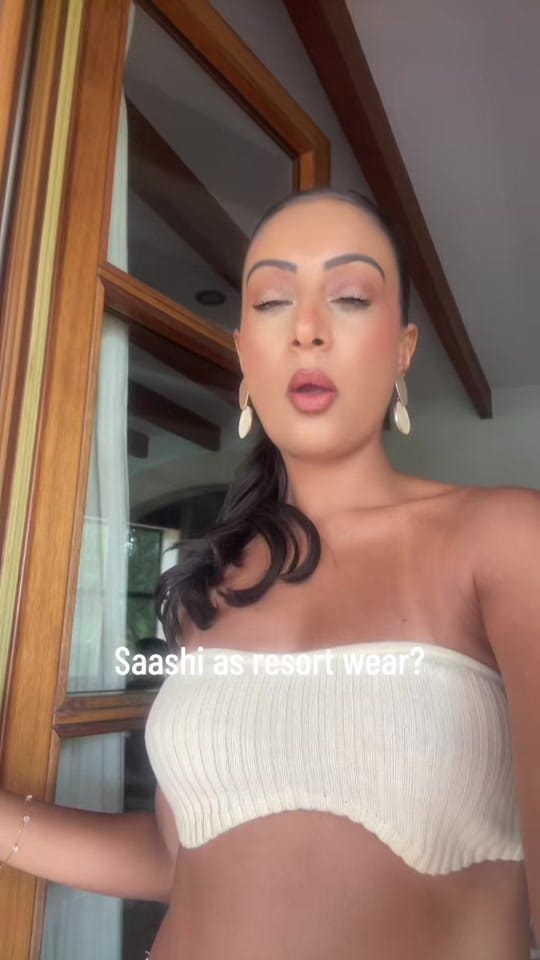 Post 2 by Saashi London on TikTok (video)