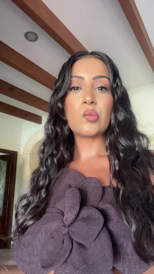Post 1 by Saashi London on TikTok (video)