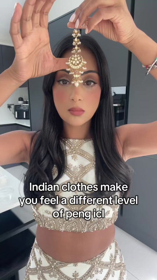 Post 5 by Saashi London on TikTok (video)