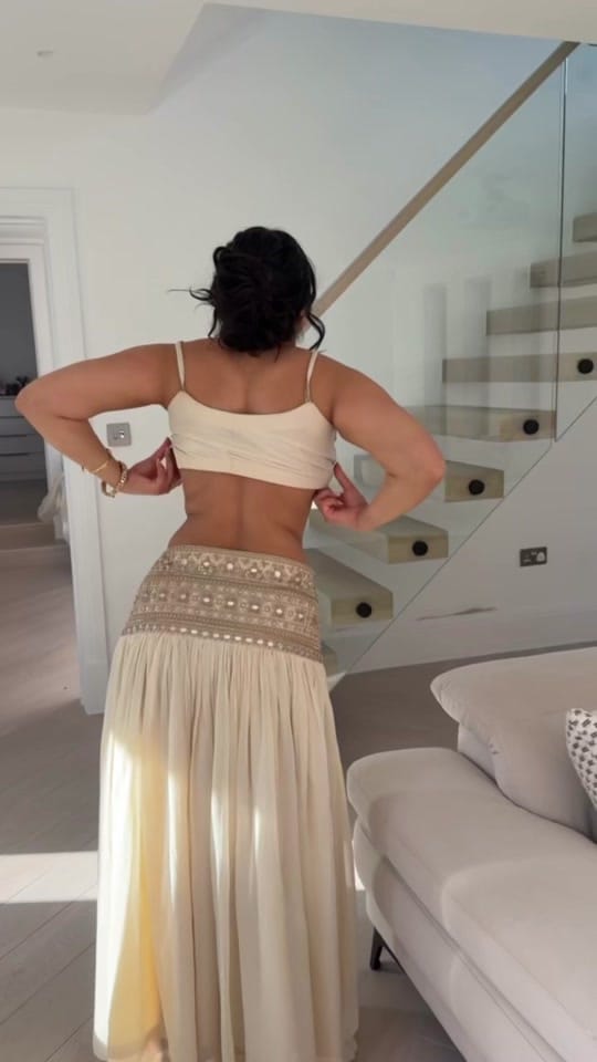 Post 9 by Saashi London on TikTok (video)