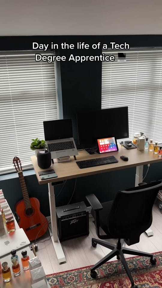 Post 6 by Eesa Yaqoob on TikTok (video)
