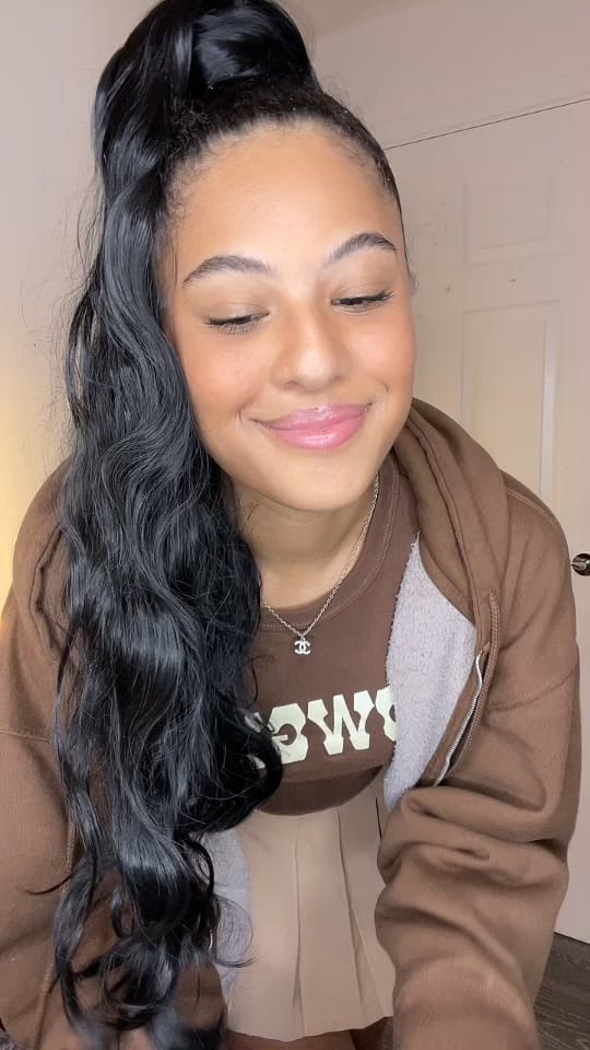 Post 9 by Liv on TikTok (video)