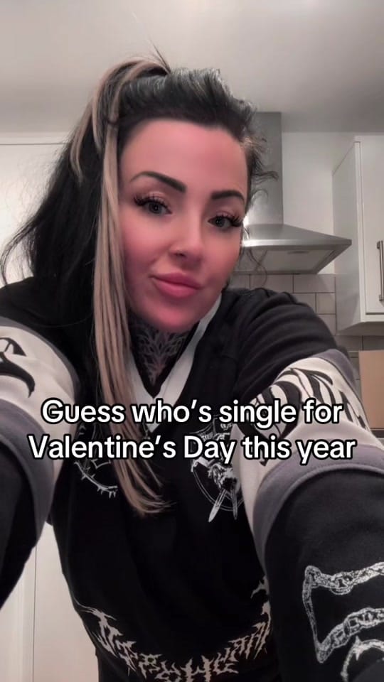 Post 4 by 𝓔𝓿𝓮𝓼 🖤 on TikTok (video)