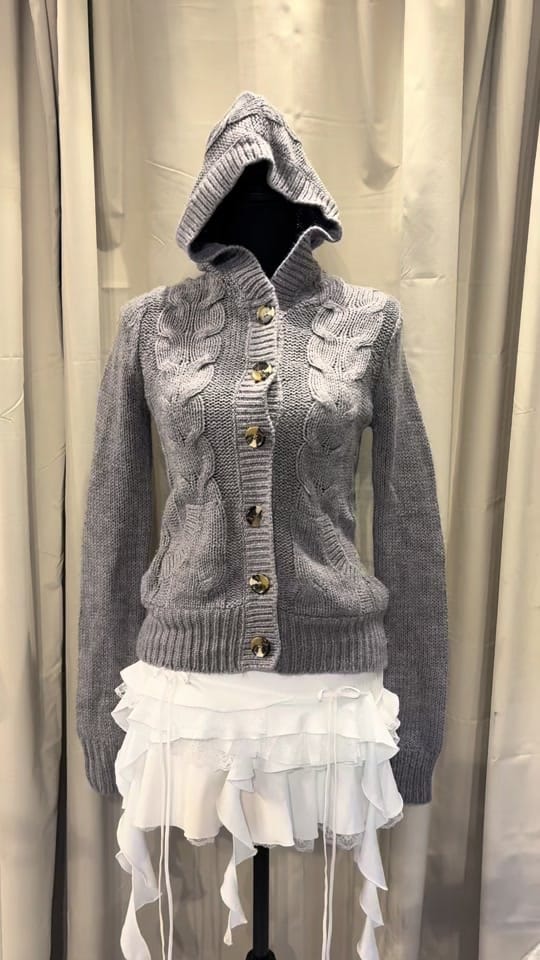 Post 5 by YXVINTAGE on TikTok (video)