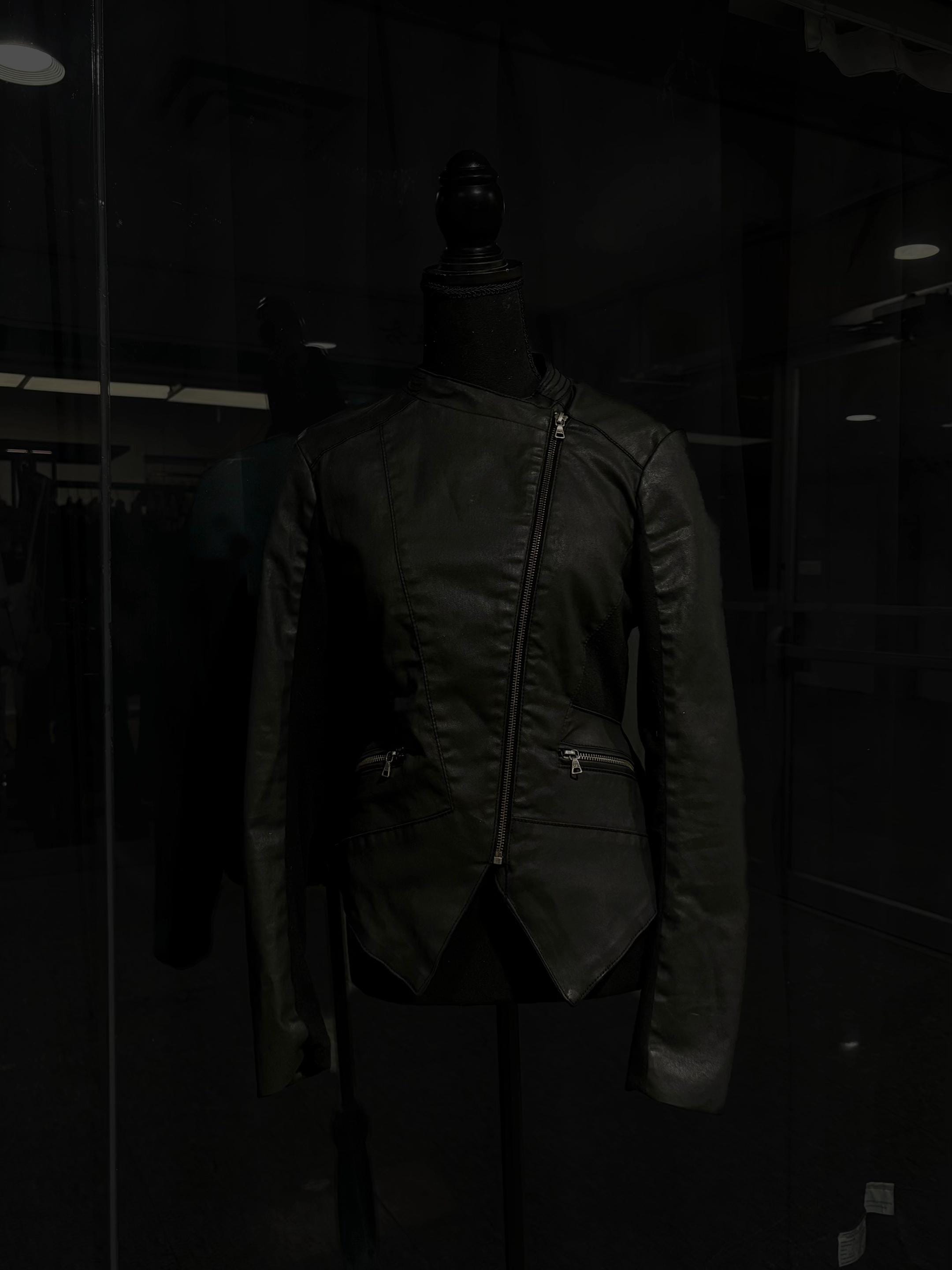 Post 2 by YXVINTAGE on TikTok (video)