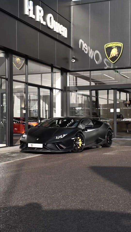 Post 10 by lamborghinimanchester on TikTok (video)