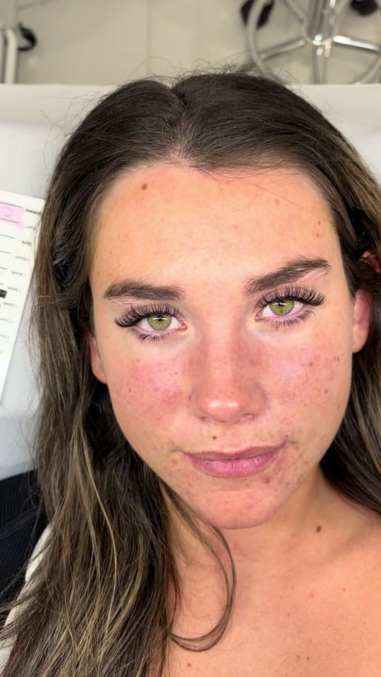 Post 1 by Delluxe Beauty Bar on TikTok (video)