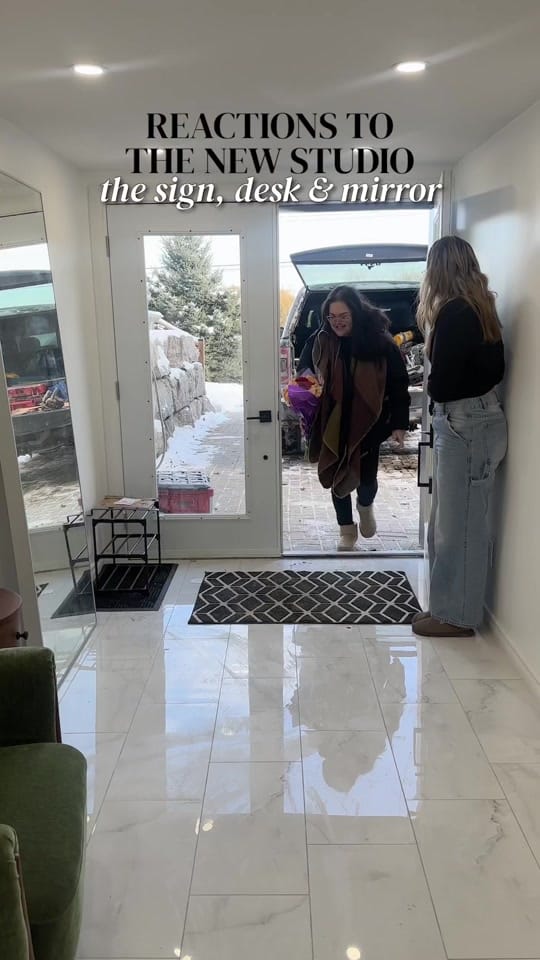 Post 7 by Delluxe Beauty Bar on TikTok (video)