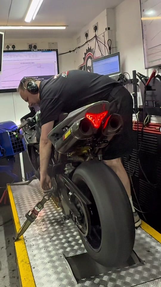 Post 2 by 🇷🇴Art Dyno&Suspension💪 🇬🇧 on TikTok (video)